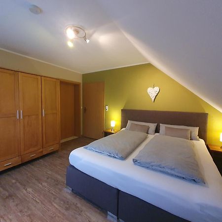 Lindner Ferienwohnungen Und Doppelzimmer Фихтельберг Экстерьер фото